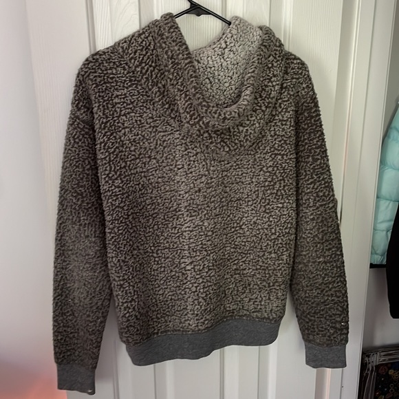 North Carolina UNC Chapel Hill cozy grey sweatshirt. - Picture 4 of 5